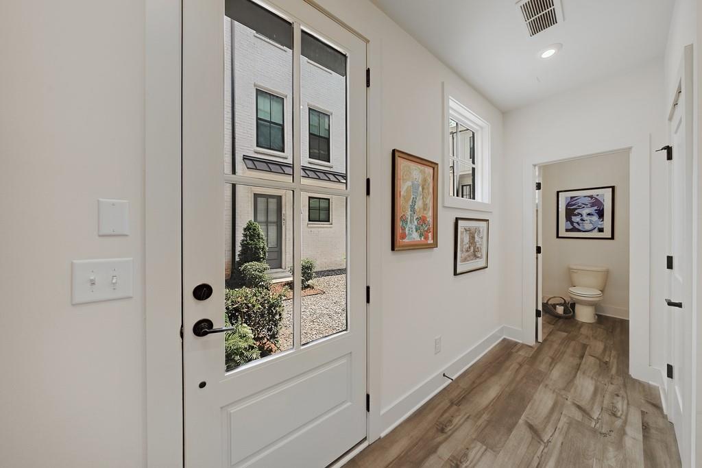4433 Buckley Way Atlanta, GA 30342 - Photo 8 of 50