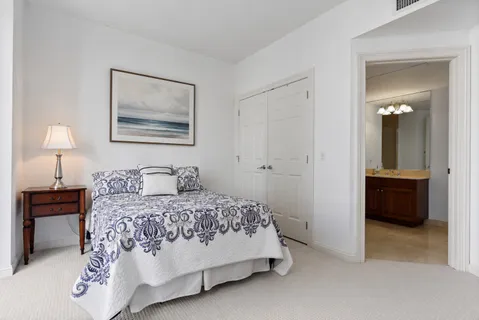 $1,375,000 | 21 East Huron Street, Unit 2803, Chicago, IL 60611