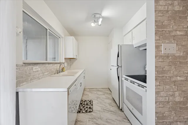 $110,000 | 4450 Sherwood Lane, Unit 8, Houston, TX 77092