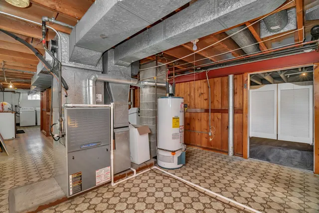 $227,667 | 1922 Cowing Lane, Crest Hill, IL 60403