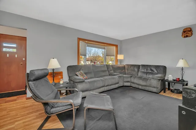 $227,667 | 1922 Cowing Lane, Crest Hill, IL 60403