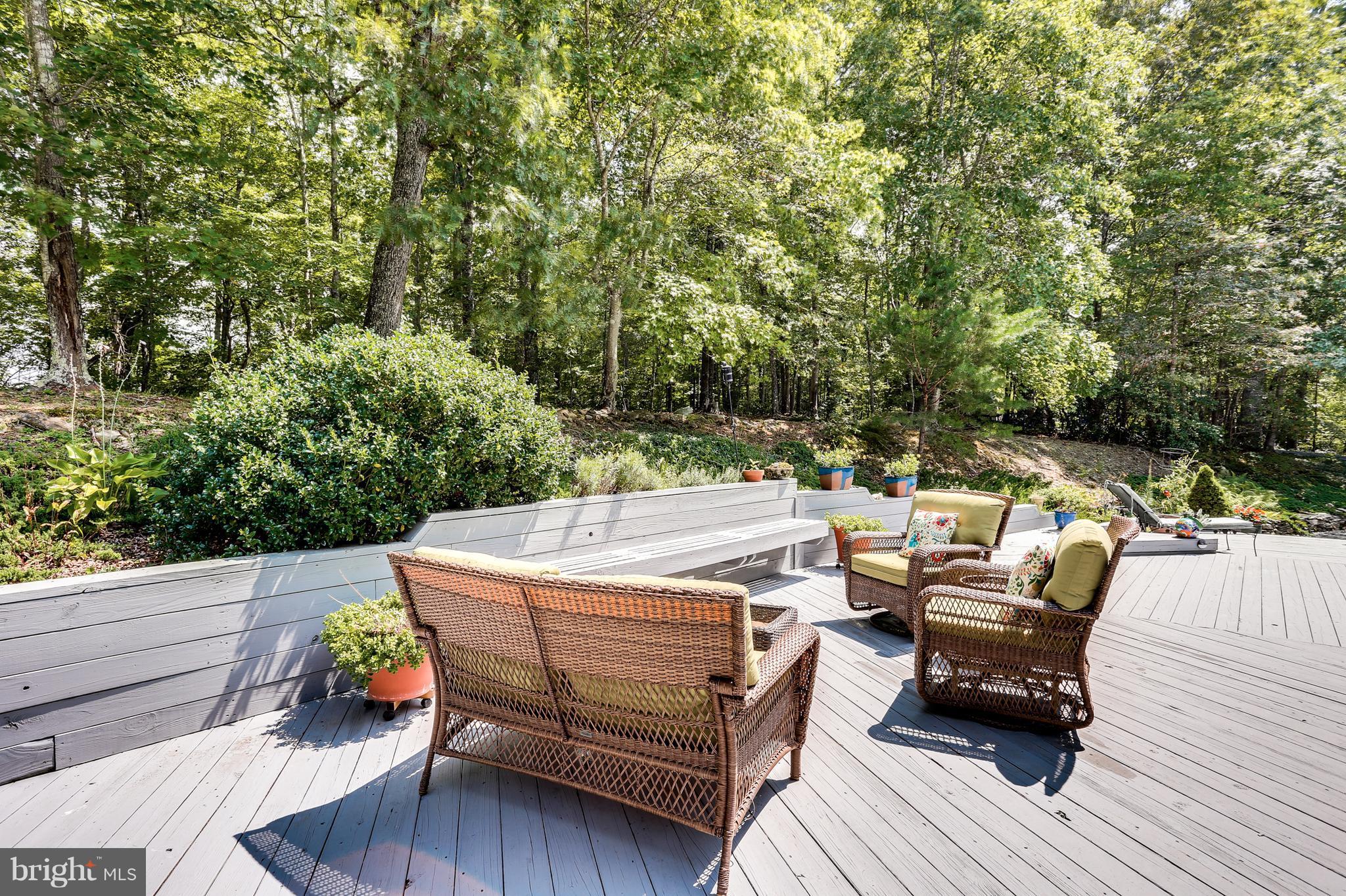 6709 Cabin Branch Road Marshall, VA 20115 - Photo 24 of 26 Alt view of deck, perfect for entertaining!