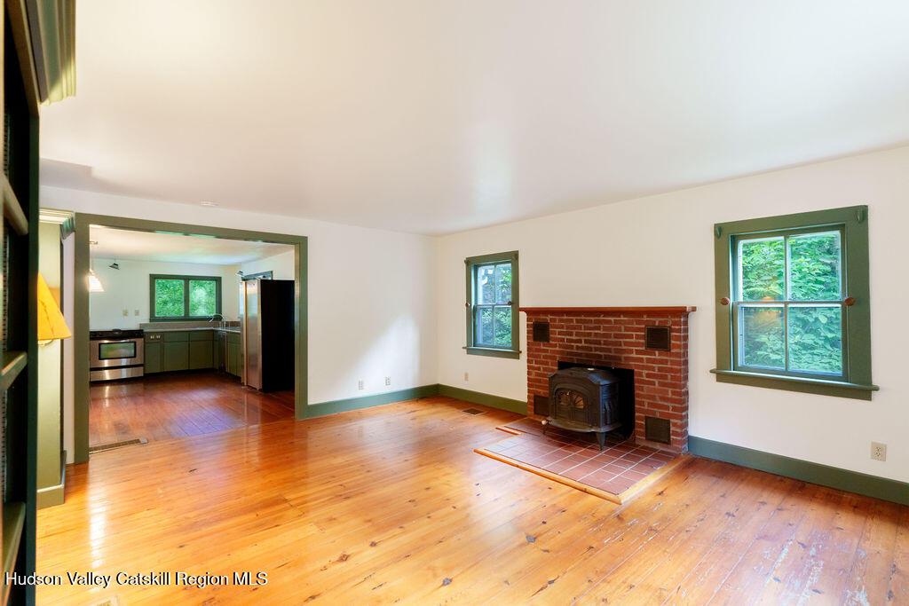 286 Manor Rock Road Craryville, NY 12521 - Photo 12 of 41 286ManorRock_LivingRoomD