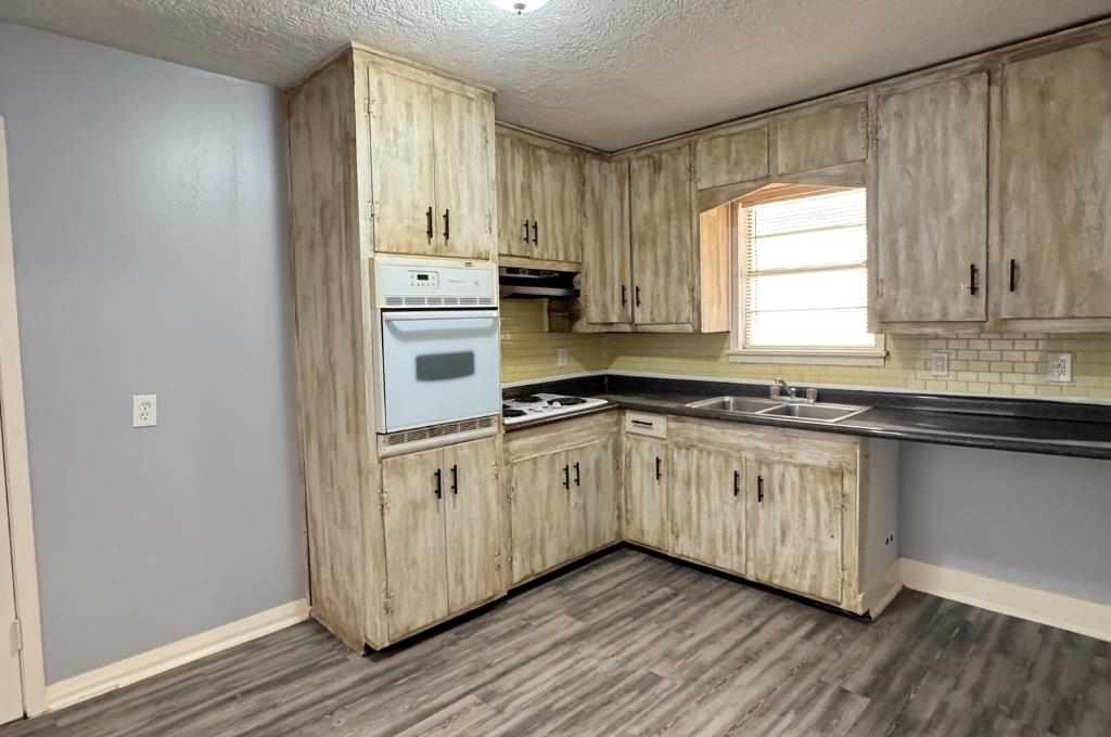3270 Christopher Street Beaumont, TX 77708 - Photo 9 of 17