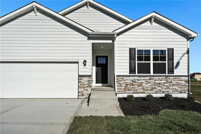 $369,990 | 601 Short Street, Liberty, MO 64068