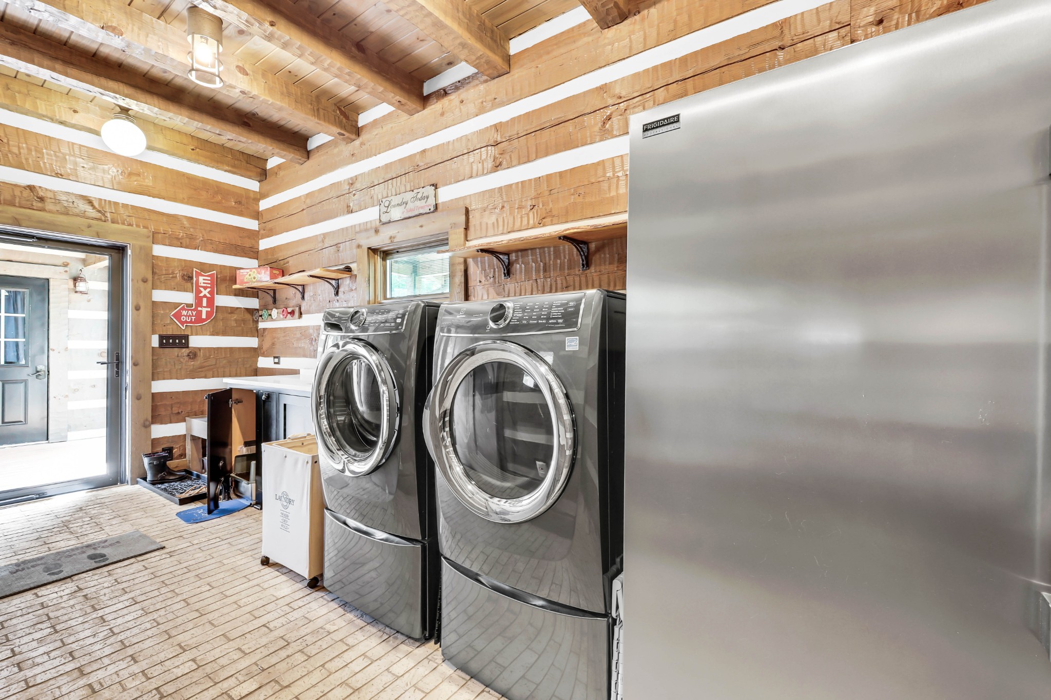 102 Highwater Road Waverly, TN 37185 - Photo 24 of 51 a utility room with dryer and washer