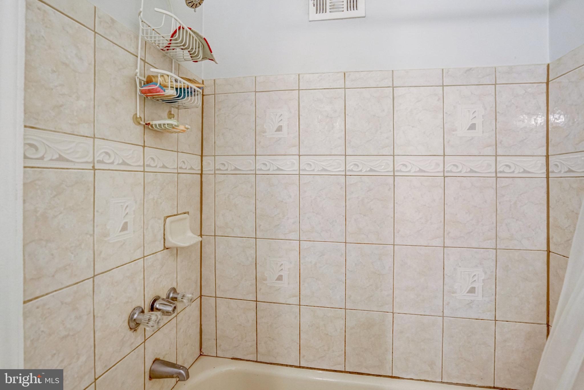 102 South Glebe Road Arlington, VA 22204 - Photo 29 of 52 a bathroom with a shower
