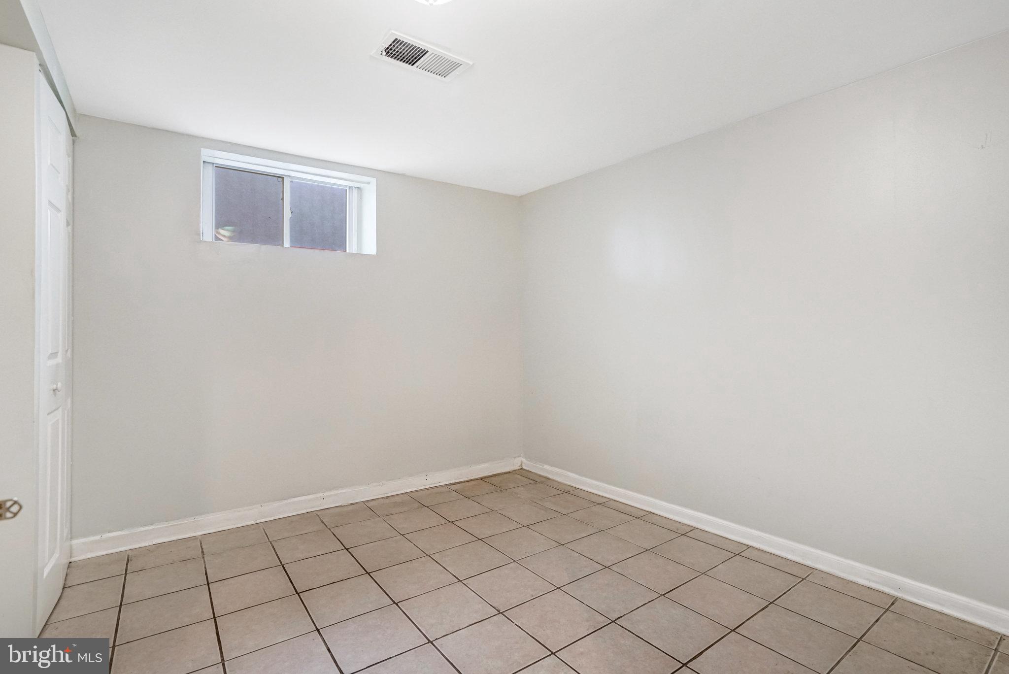102 South Glebe Road Arlington, VA 22204 - Photo 43 of 52 a view of an empty room