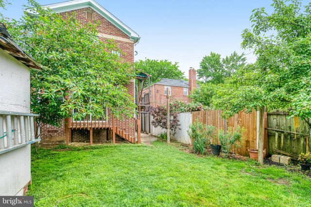 $600,000 | 102 South Glebe Road, Arlington, VA 22204