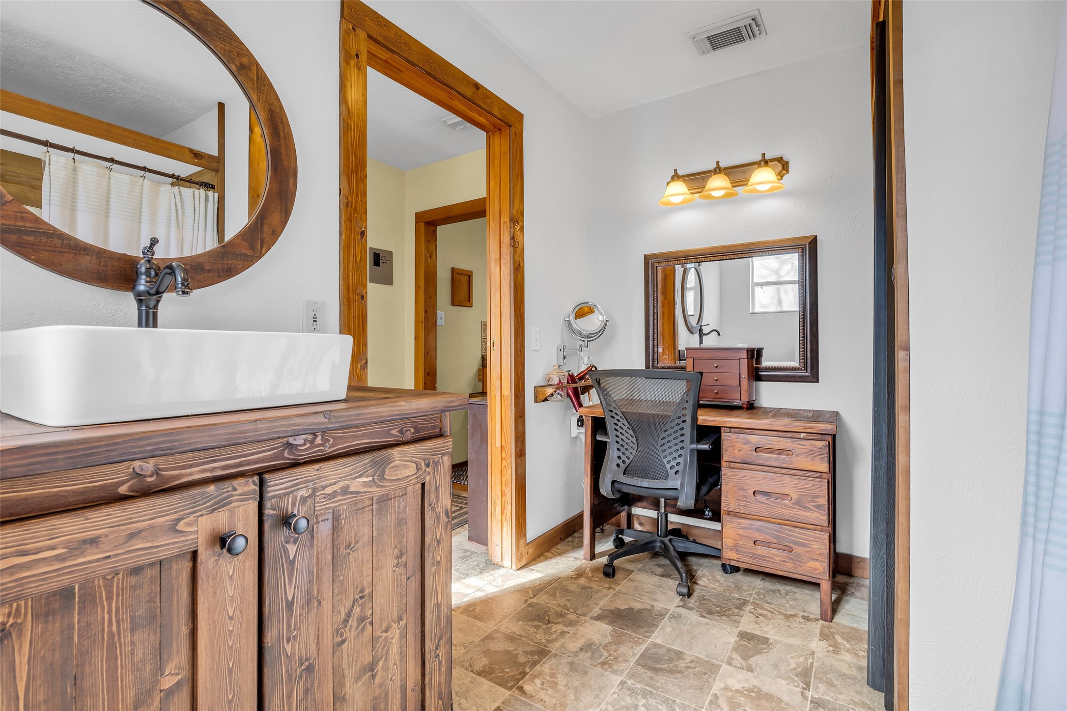 201 Magnolia Road Cleveland, TX 77328 - Photo 13 of 33