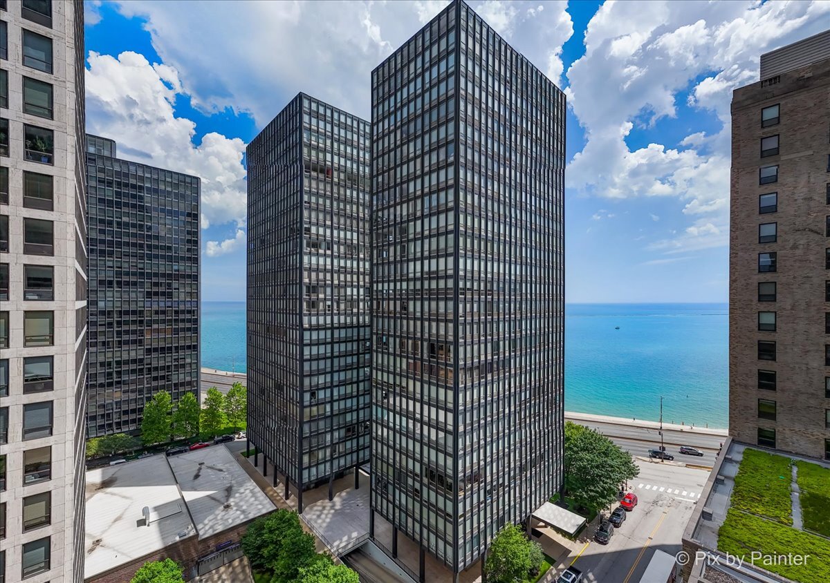 860 North Lake Shore Drive, Unit 4M Chicago, IL 60611 - Photo 1 of 37