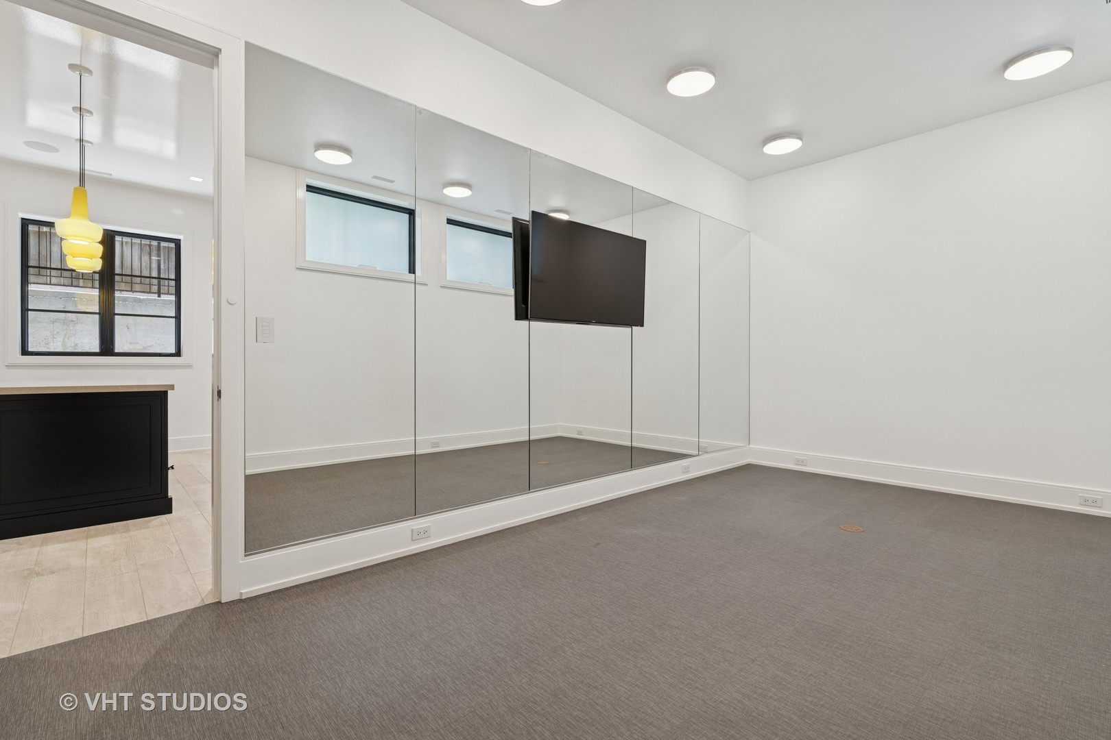 1878 North Orchard Street Chicago, IL 60614 - Photo 70 of 80 a view of an empty room with a bathroom
