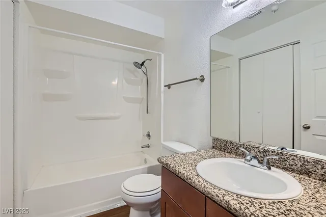 $1,200 | 2750 South Durango Drive, Unit 2121, Las Vegas, NV 89117