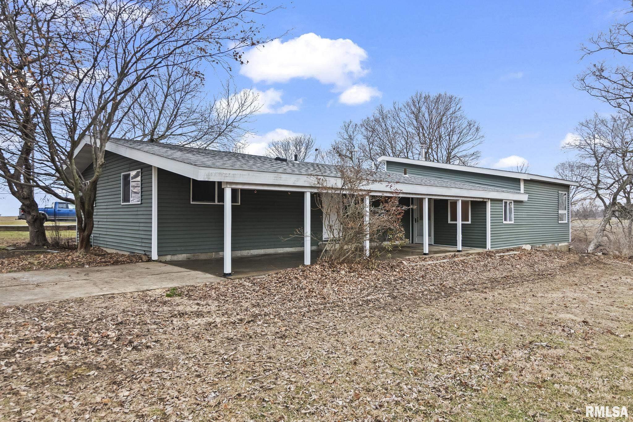 636 Linden Point Petersburg, IL 62675 - Photo 1 of 41