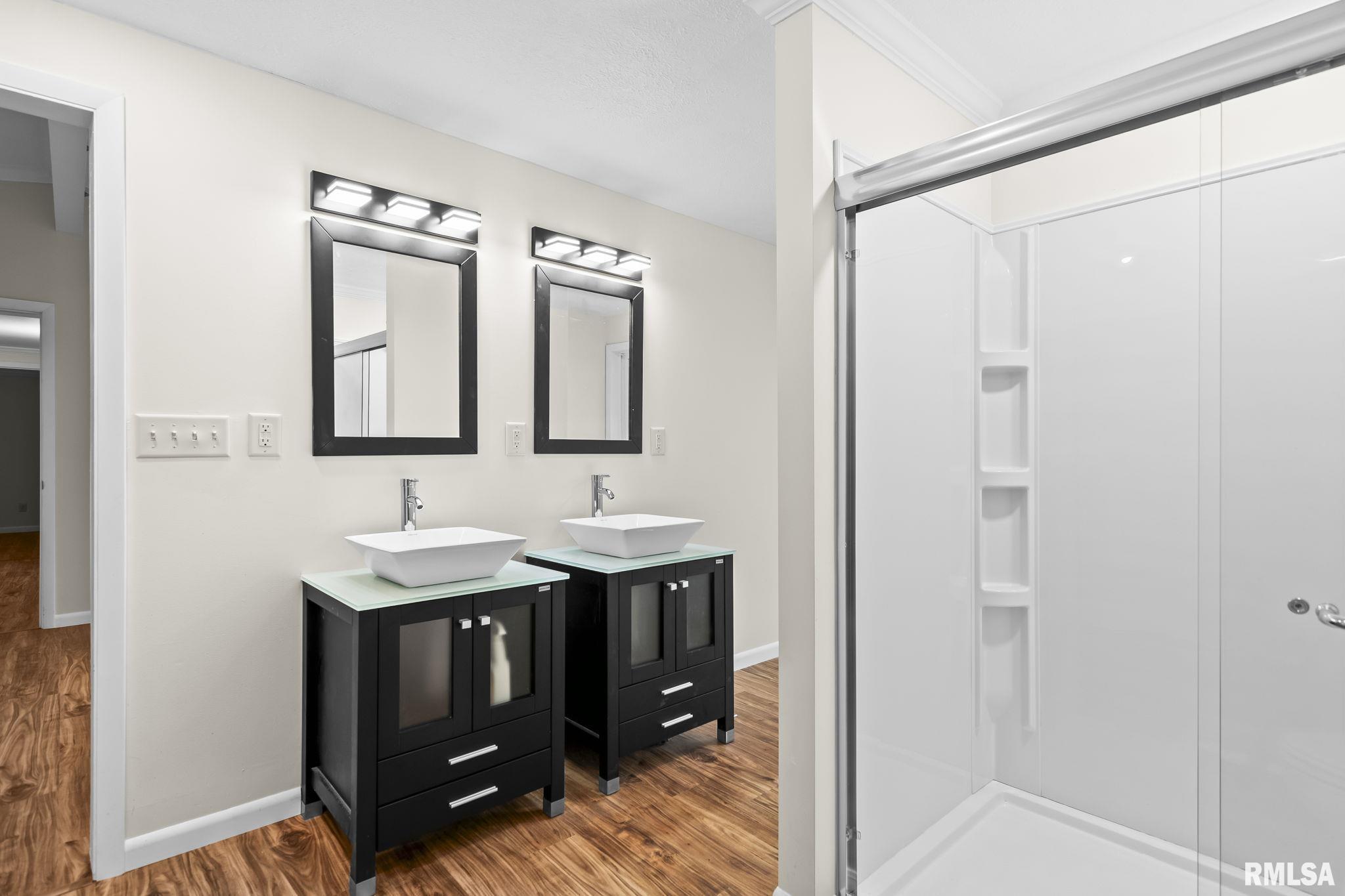 636 Linden Point Petersburg, IL 62675 - Photo 21 of 41