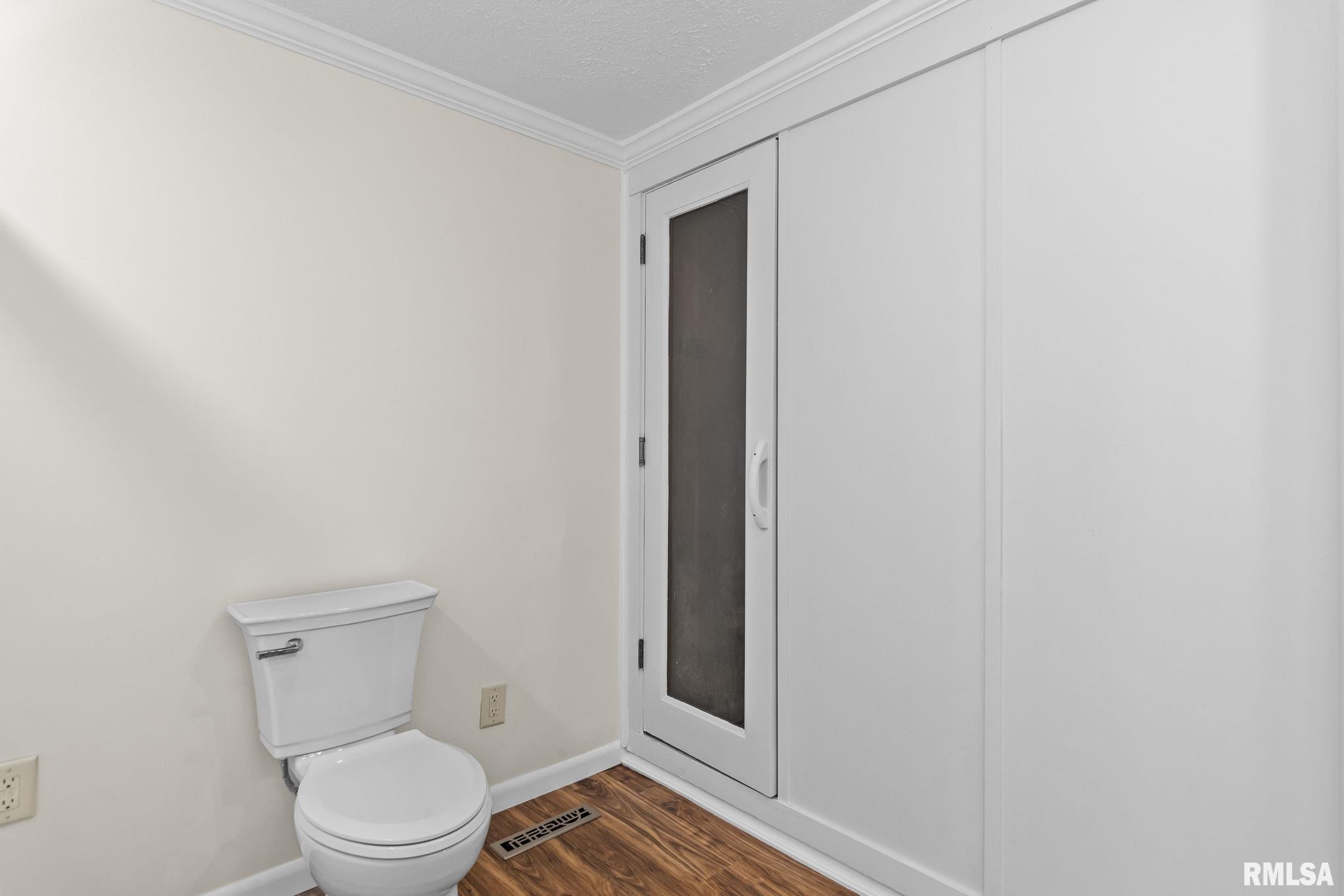 636 Linden Point Petersburg, IL 62675 - Photo 24 of 41