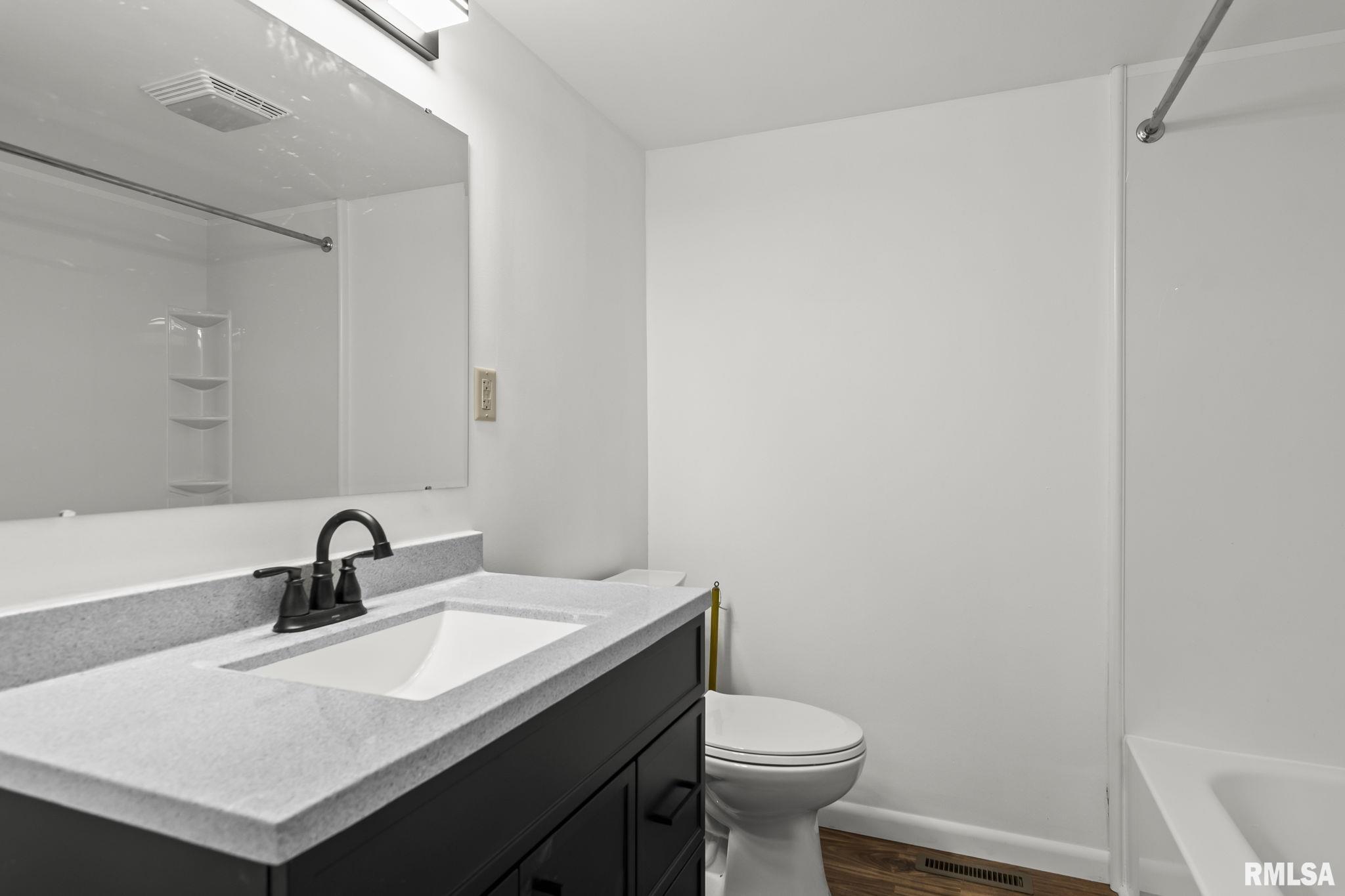 636 Linden Point Petersburg, IL 62675 - Photo 33 of 41