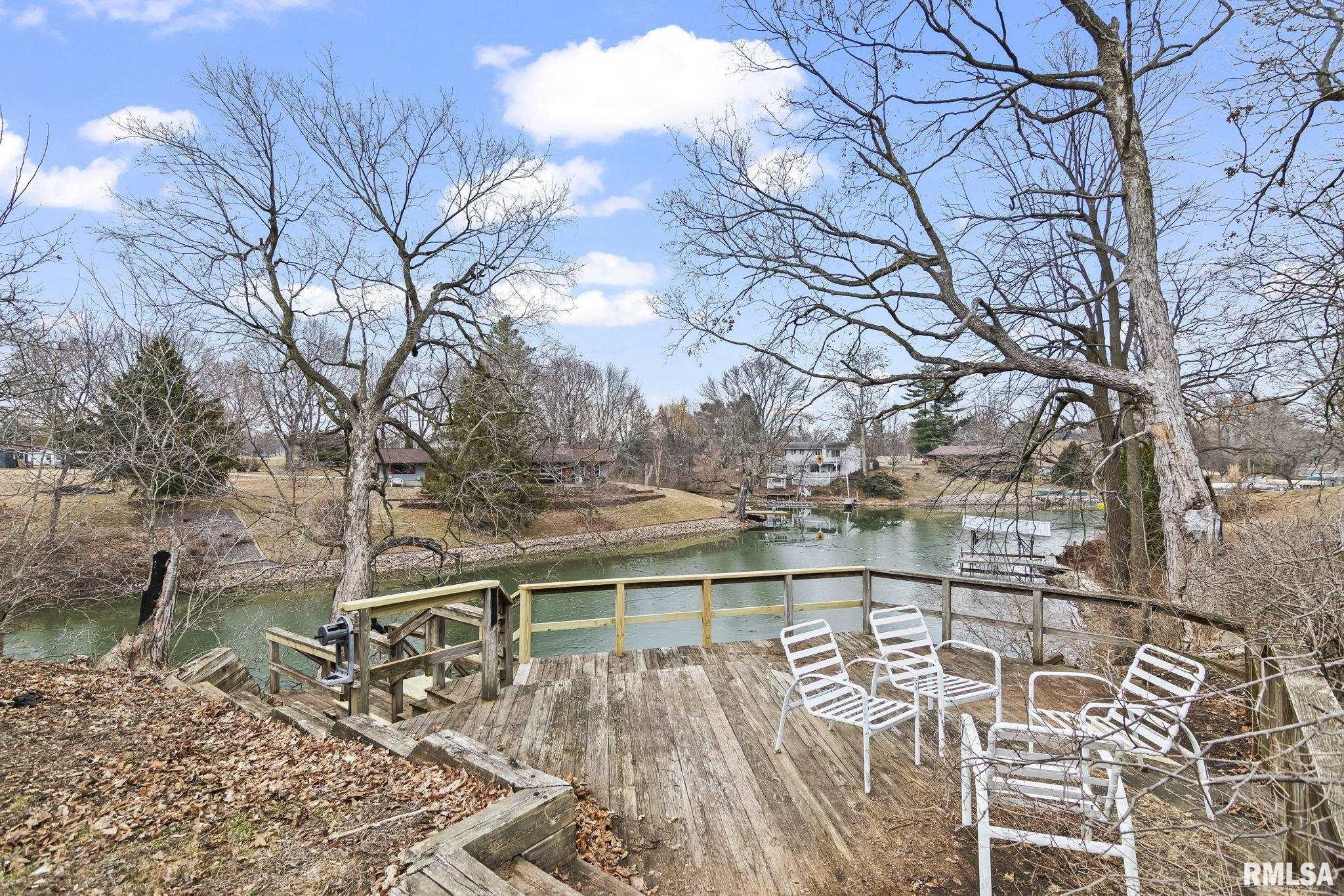 636 Linden Point Petersburg, IL 62675 - Photo 37 of 41