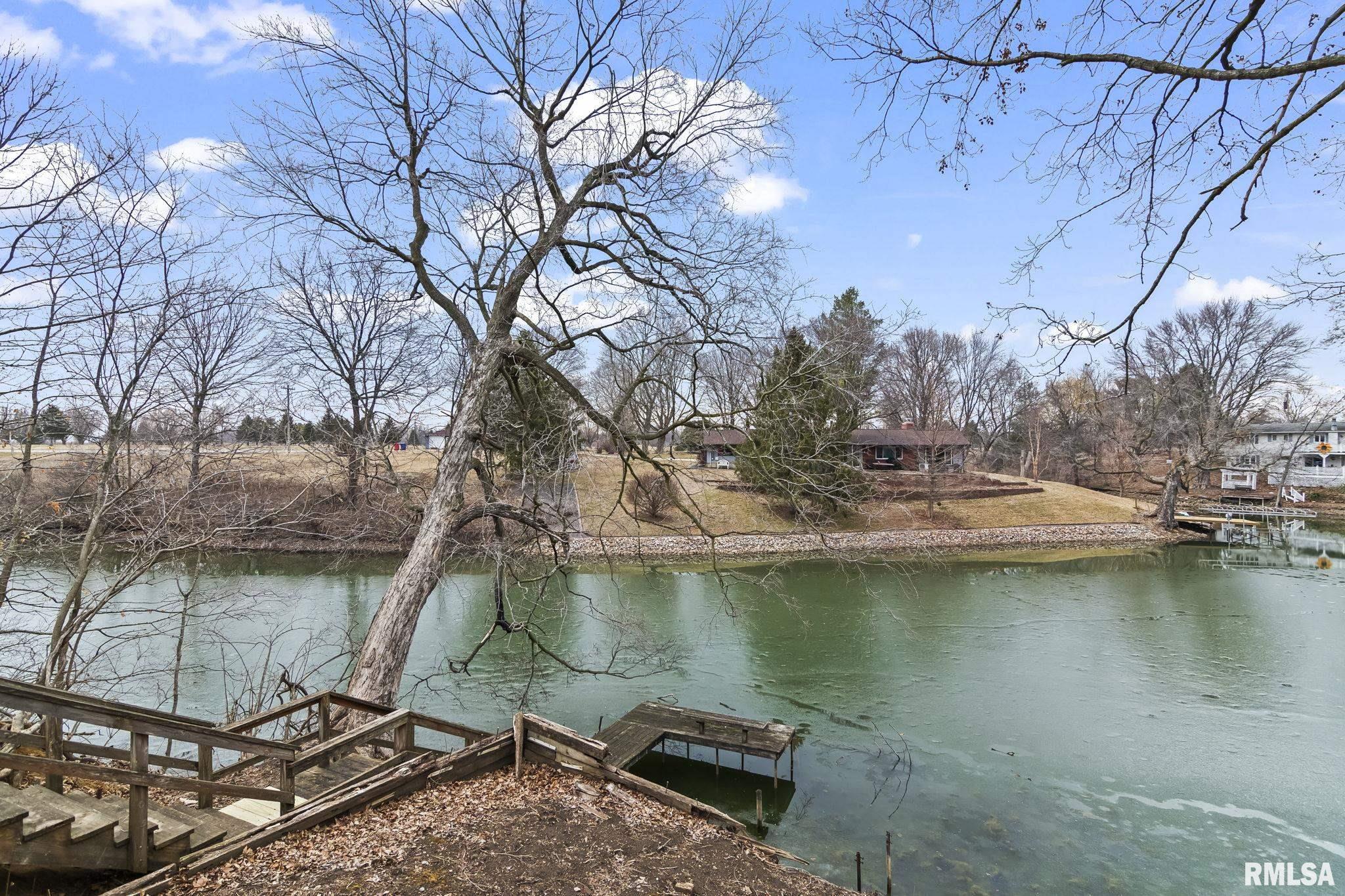 636 Linden Point Petersburg, IL 62675 - Photo 39 of 42