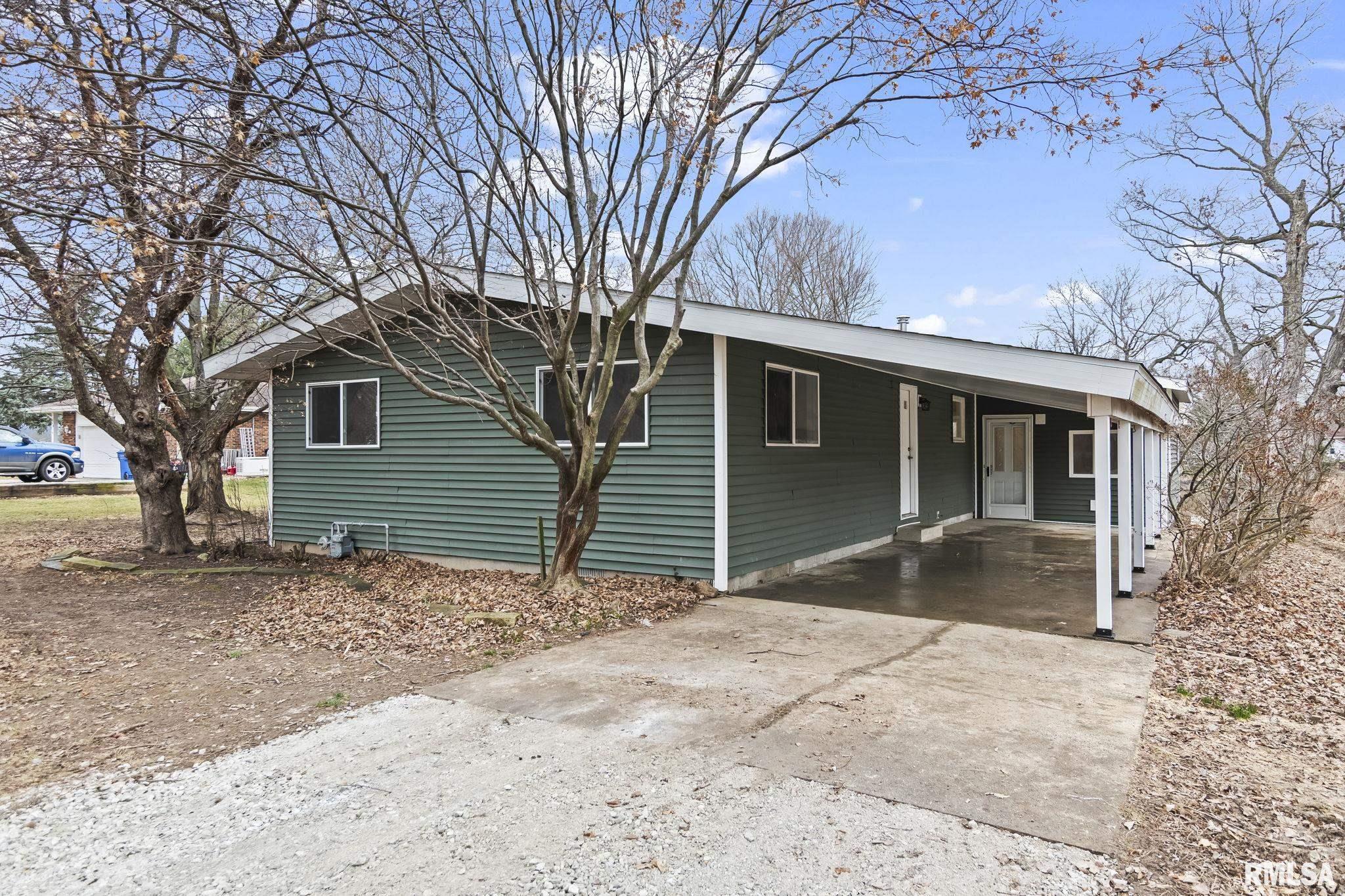 636 Linden Point Petersburg, IL 62675 - Photo 40 of 41