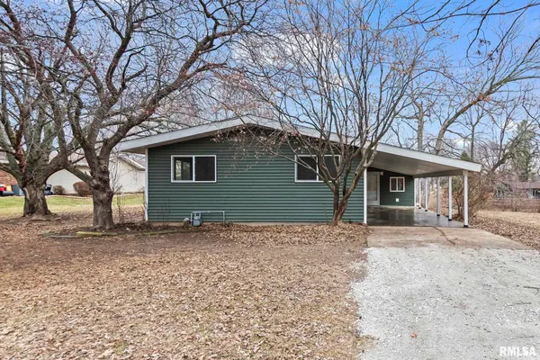 $275,000 | 636 Linden Point, Petersburg, IL 62675