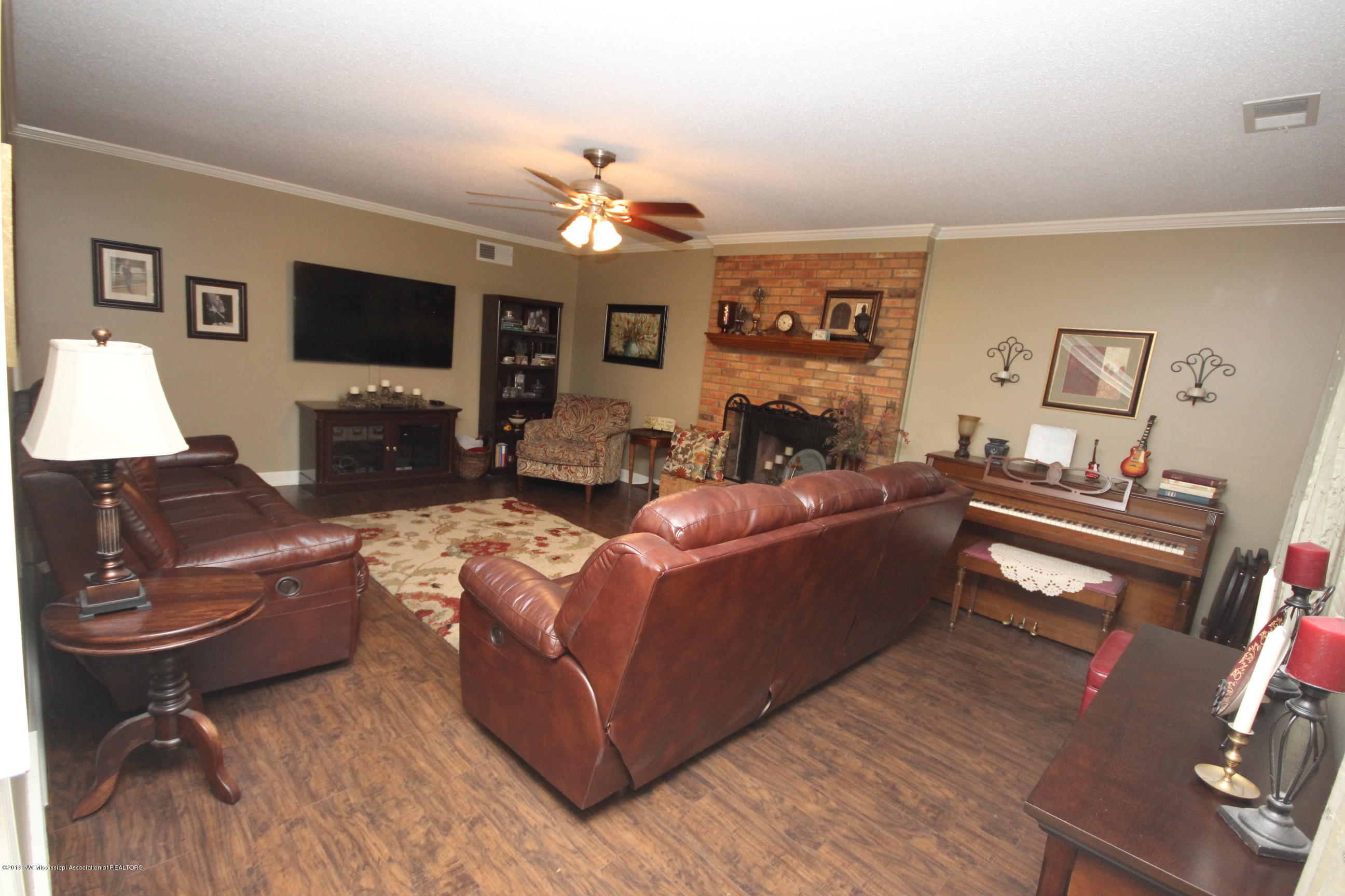 7572 Brooksberry Road Olive Branch, MS 38654 - Photo 3 of 18 IMG_7627