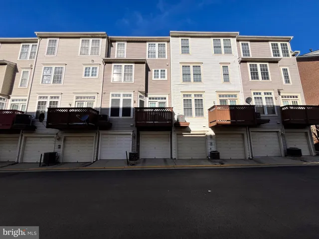 $3,350 | 8179 Skelton Circle, Falls Church, VA 22042