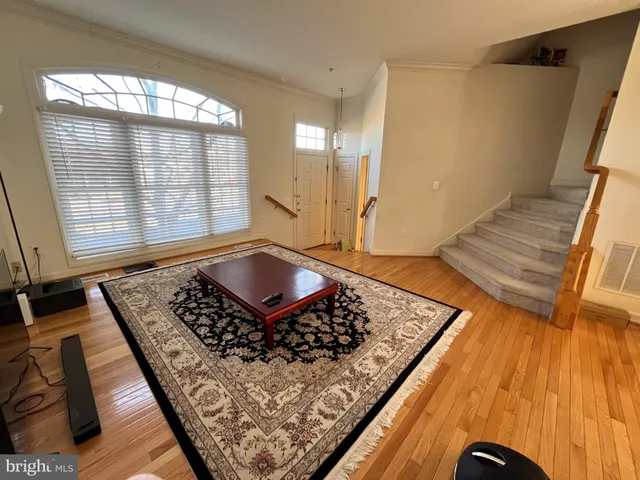 $3,350 | 8179 Skelton Circle, Falls Church, VA 22042