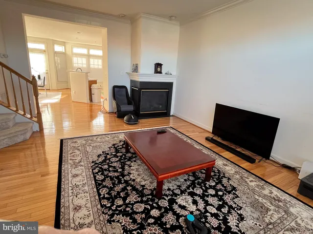 $3,350 | 8179 Skelton Circle, Falls Church, VA 22042