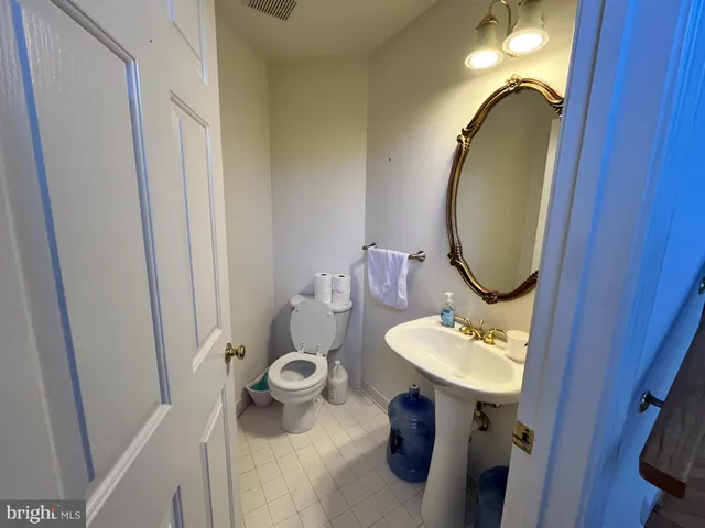 $3,350 | 8179 Skelton Circle, Falls Church, VA 22042