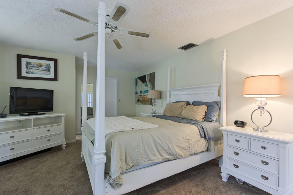 2564 Northwest 37th Street Boca Raton, FL 33434 - Photo 14 of 37 hecht-5
