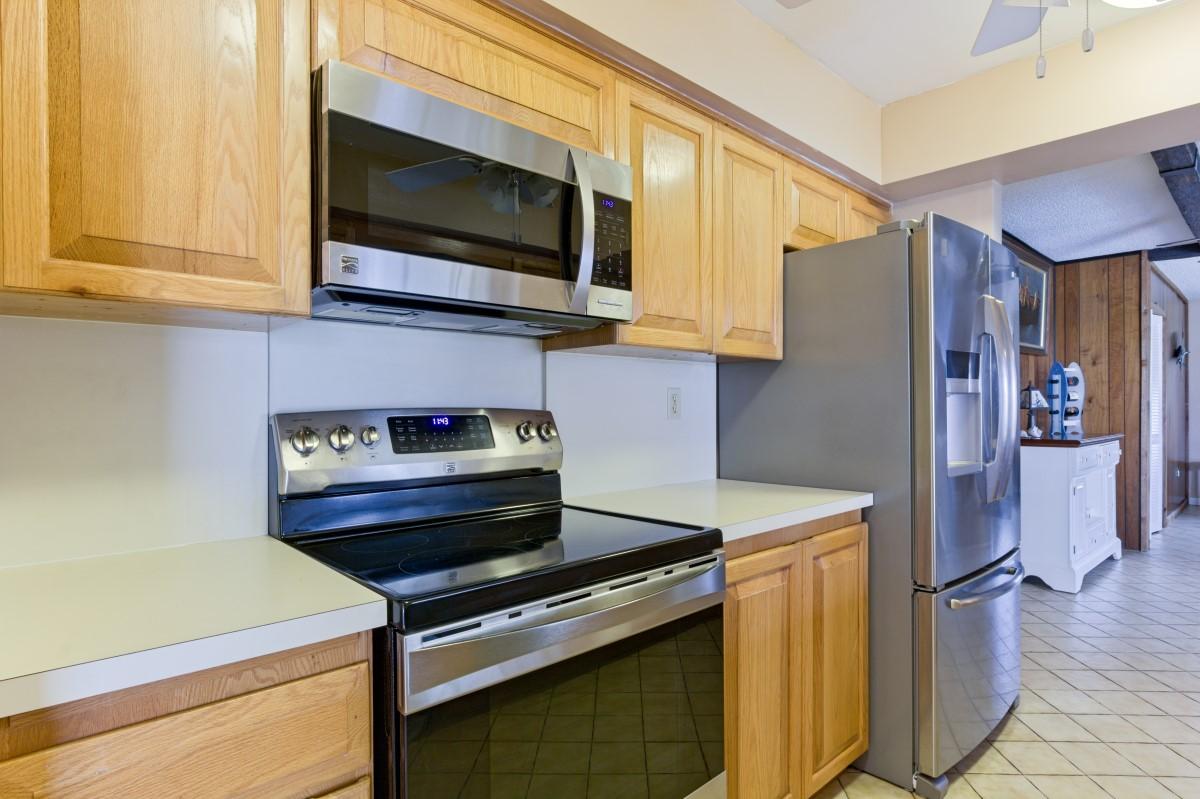 2564 Northwest 37th Street Boca Raton, FL 33434 - Photo 8 of 37 hecht-15