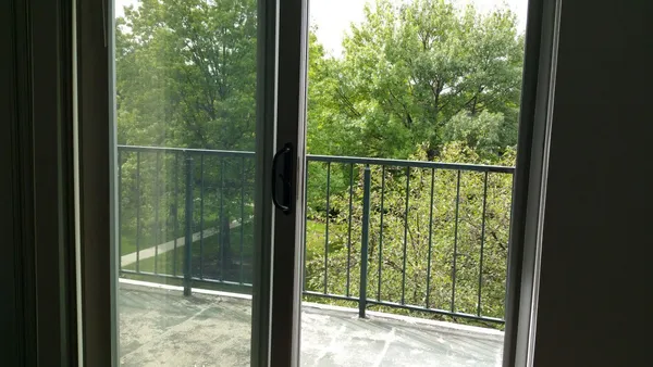 $2,100 | 3220 Sanders Road, Unit 3B, Northbrook, IL 60062