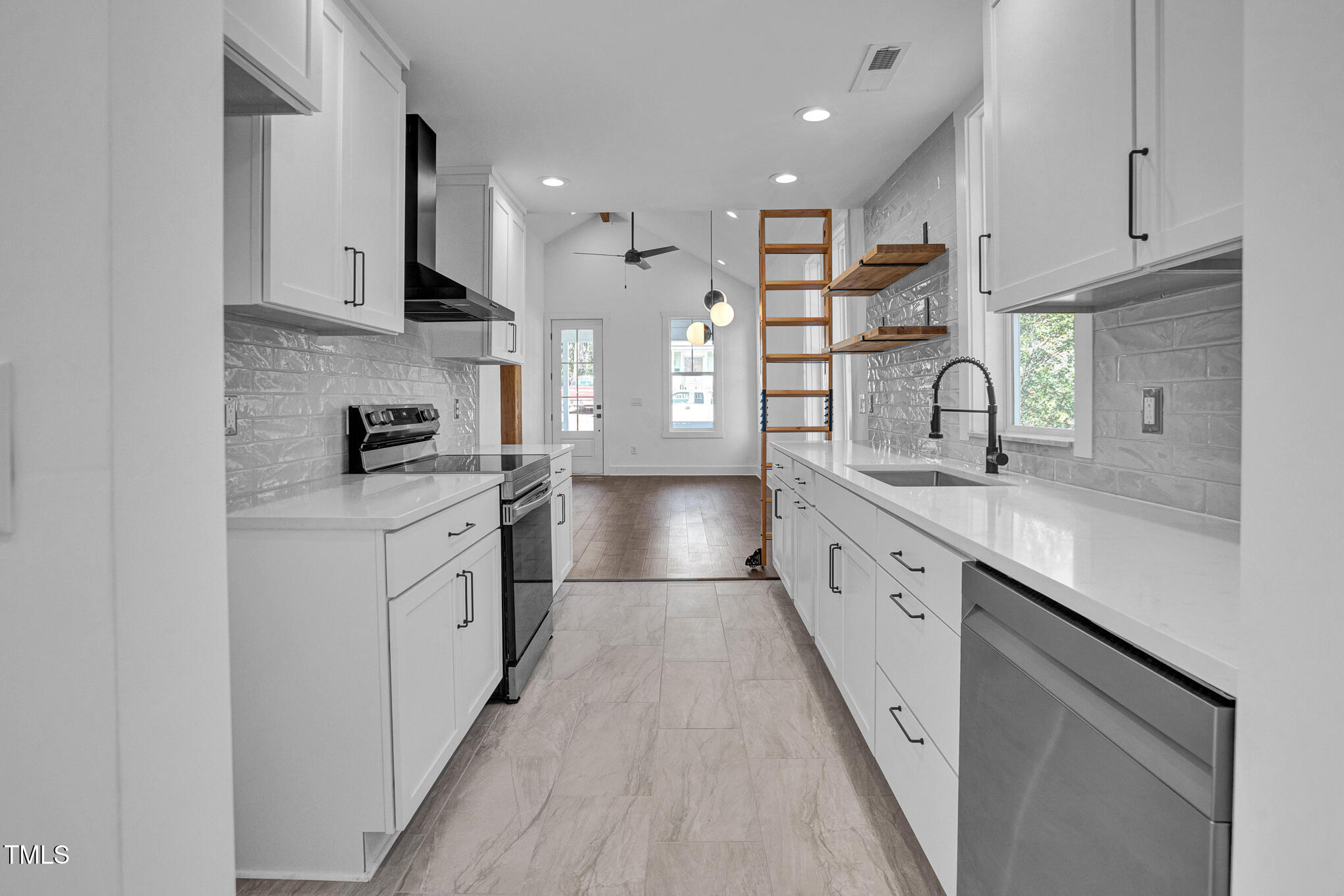 518 Worth Street Raleigh, NC 27601 - Photo 13 of 32 Kitchen