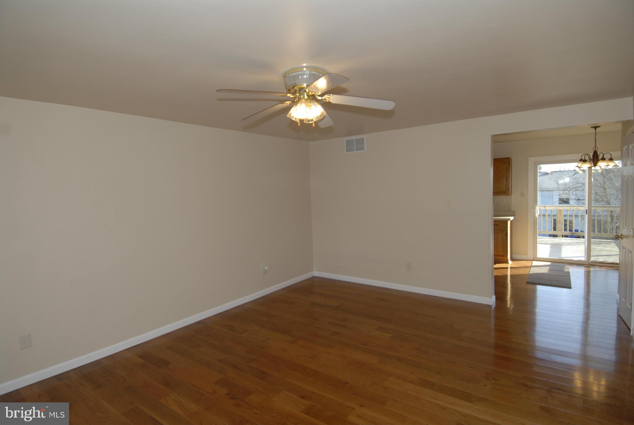 16 North Pendleton Court, Unit 10B Frederick, MD 21703 - Photo 3 of 19 Dining Room