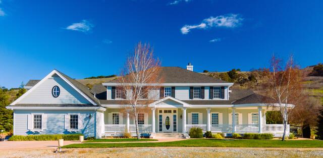 9560 Vía Del Oro Gilroy, CA 95020 - Photo 4 of 65 front view of a house with a yard