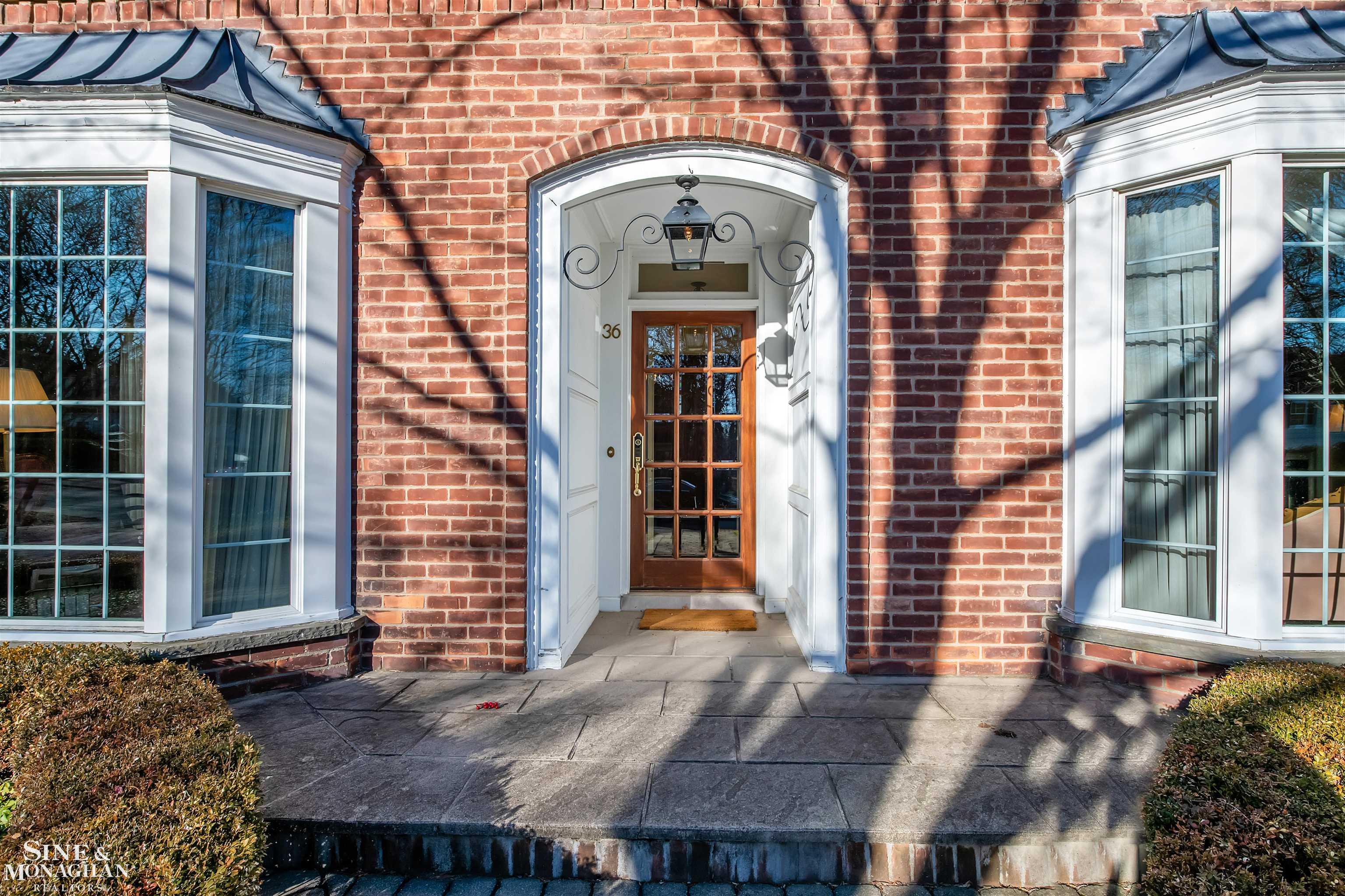 36 Beacon Hill Road Grosse Pointe Farms, MI 48236 - Photo 2 of 49