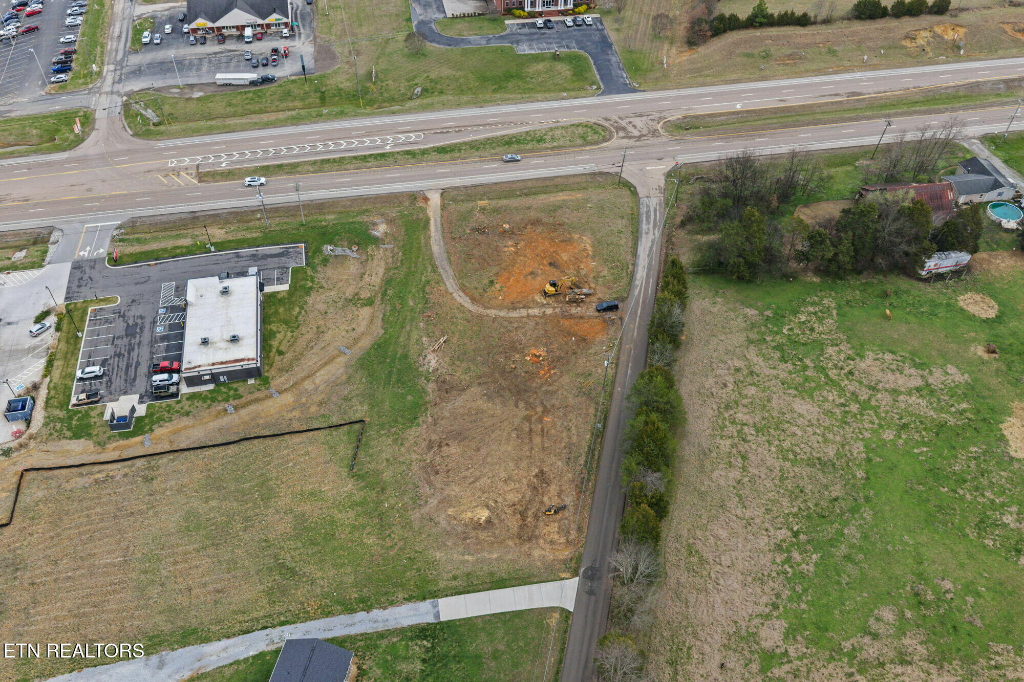 137 Rutledge Pike Blaine, TN 37709 - Photo 3 of 12 10-web-or-mls-137_Rutledge_Pike--51