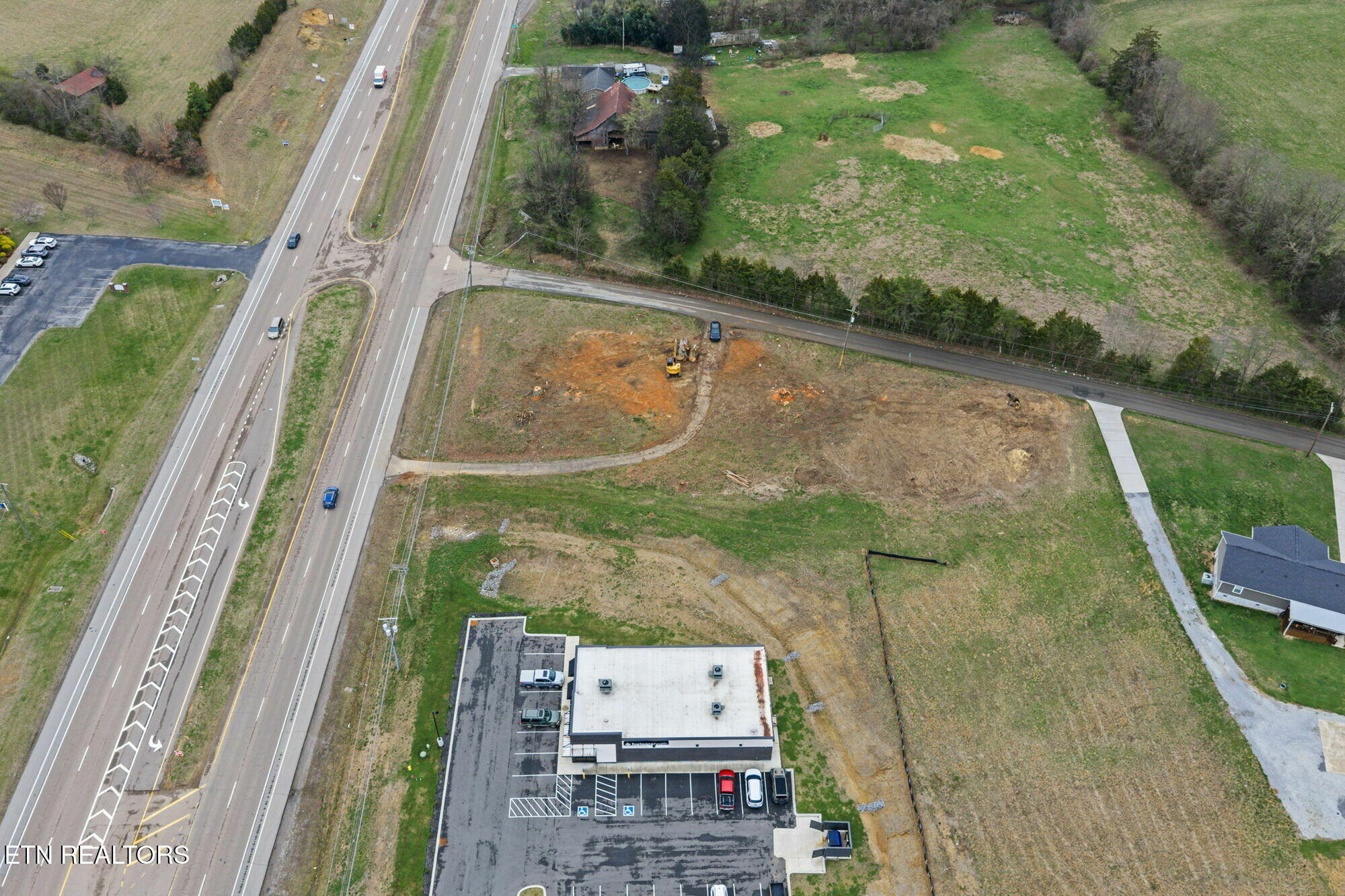 137 Rutledge Pike Blaine, TN 37709 - Photo 4 of 12 8-web-or-mls-137_Rutledge_Pike--41