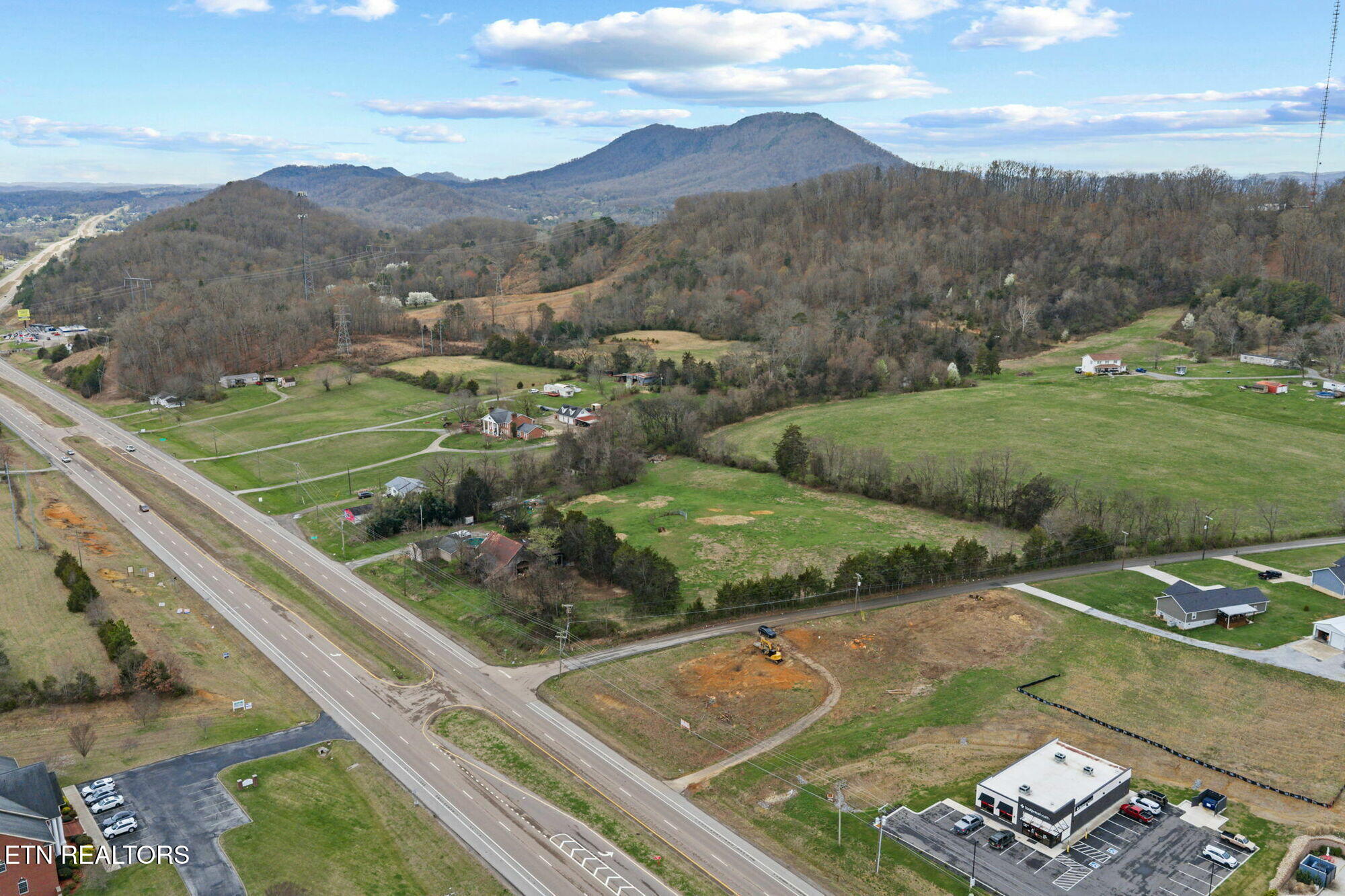 137 Rutledge Pike Blaine, TN 37709 - Photo 8 of 12 4-web-or-mls-137_Rutledge_Pike--21