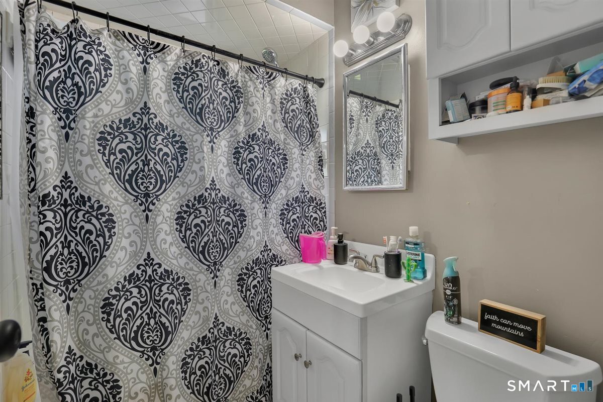 383 Glen Hills Road Meriden, CT 06451 - Photo 15 of 30
