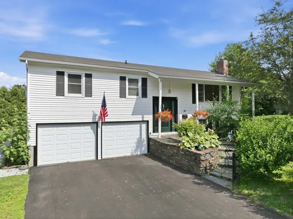 $589,900 | 30 Drury Drive, Essex Junction, VT 05452