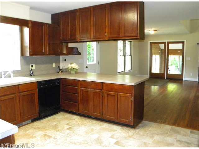 2008 Pilot-Westfield Road Pilot Mountain, NC 27041 - Photo 6 of 16 Kitchen.