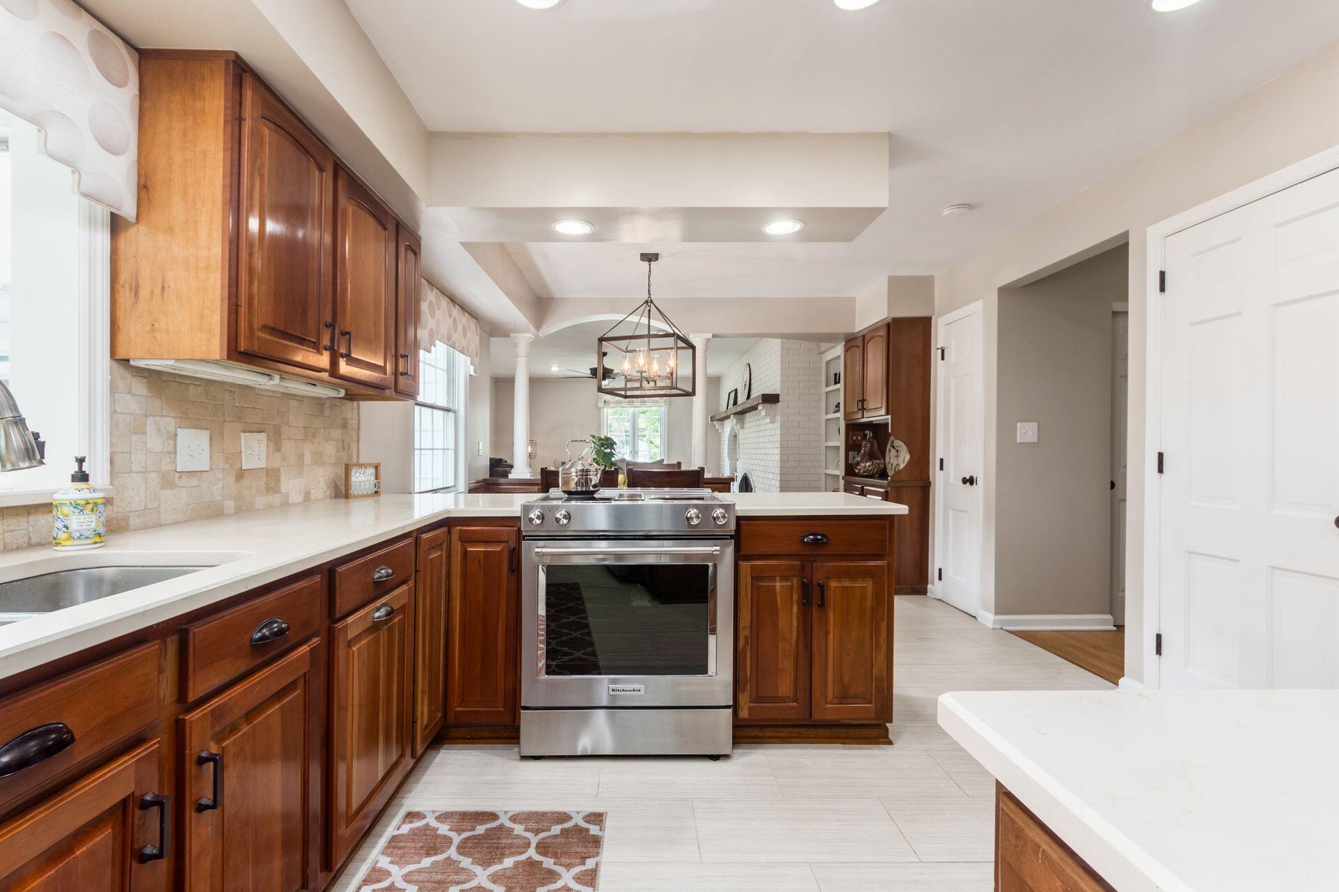 4220 Camborne Road Columbus, OH 43220 - Photo 9 of 45 KITCHEN OPEN TO DINING AND FAMILY ROOMS!