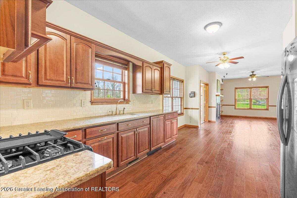 4580 Dimond Way Dimondale, MI 48821 - Photo 22 of 51 Kitchen
