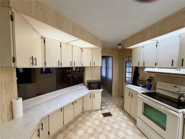 $169,900 | 6571 Northeast 1st Place, Ocala, FL 34470