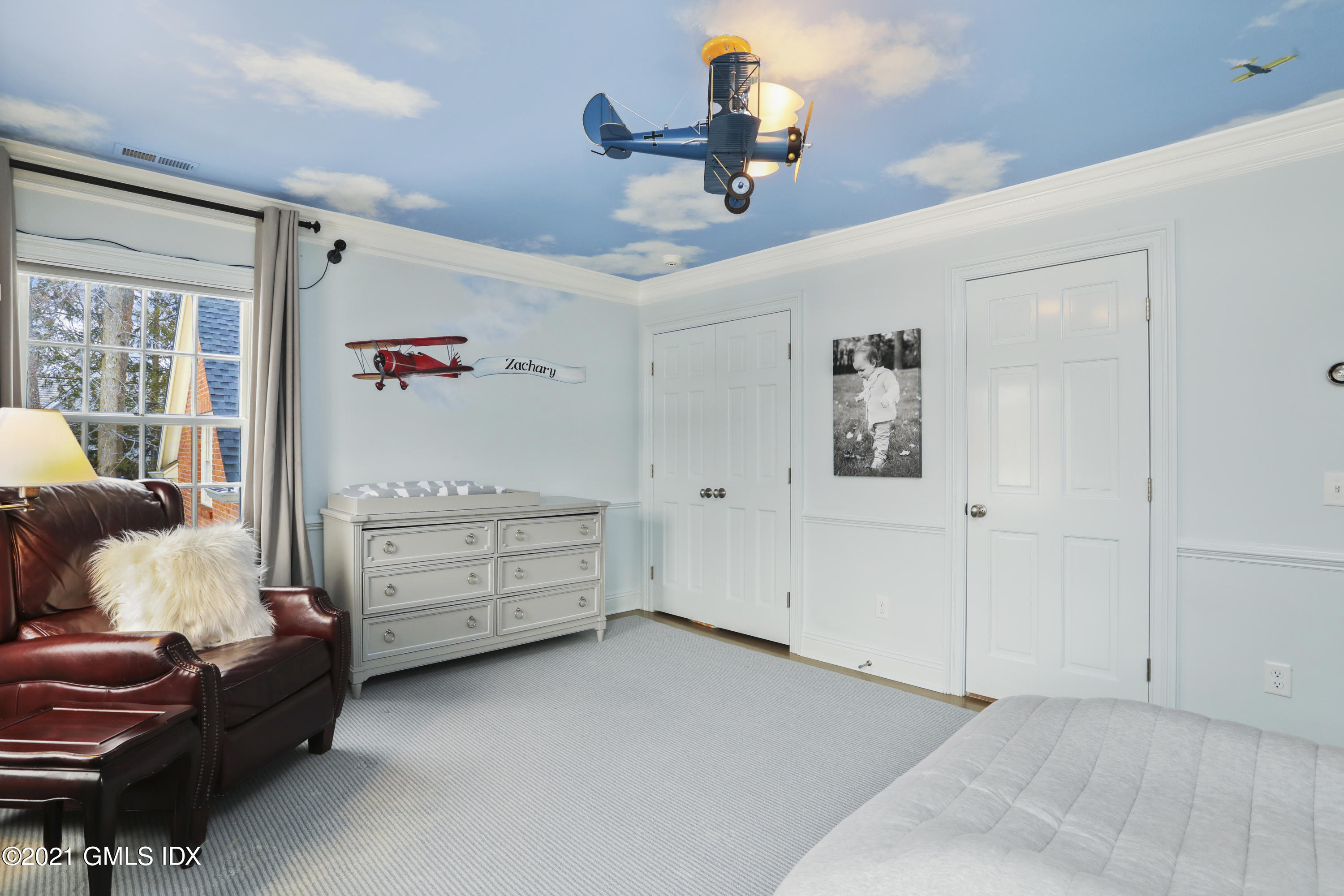 41 Dawn Harbor Lane Riverside, CT 06878 - Photo 20 of 33 a room with furniture and white walls