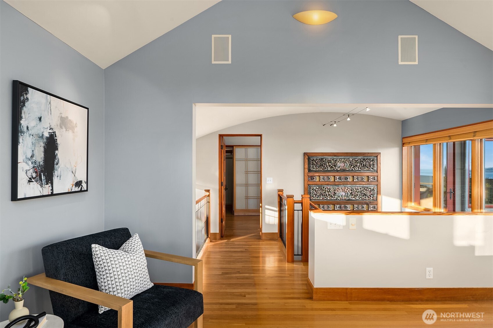 2252 Viewmont Way West Seattle, WA 98199 - Photo 28 of 40 a view of a living room