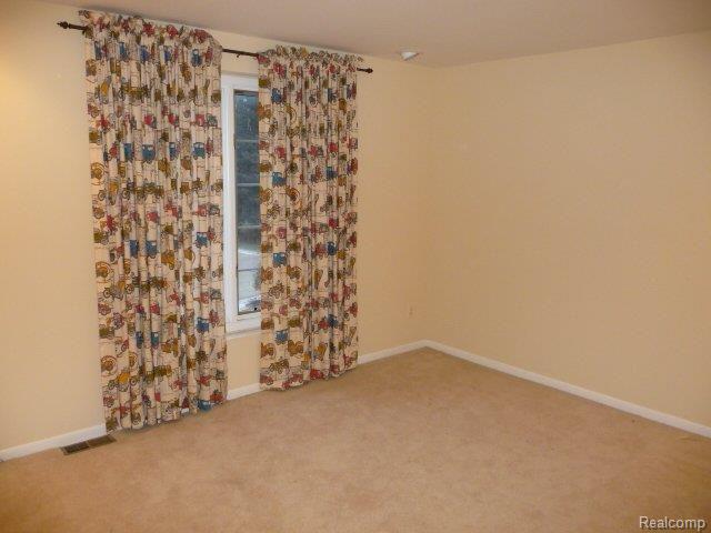 3242 Quail Ridge Circle Rochester, MI 48309 - Photo 15 of 25 2nd Bedroom