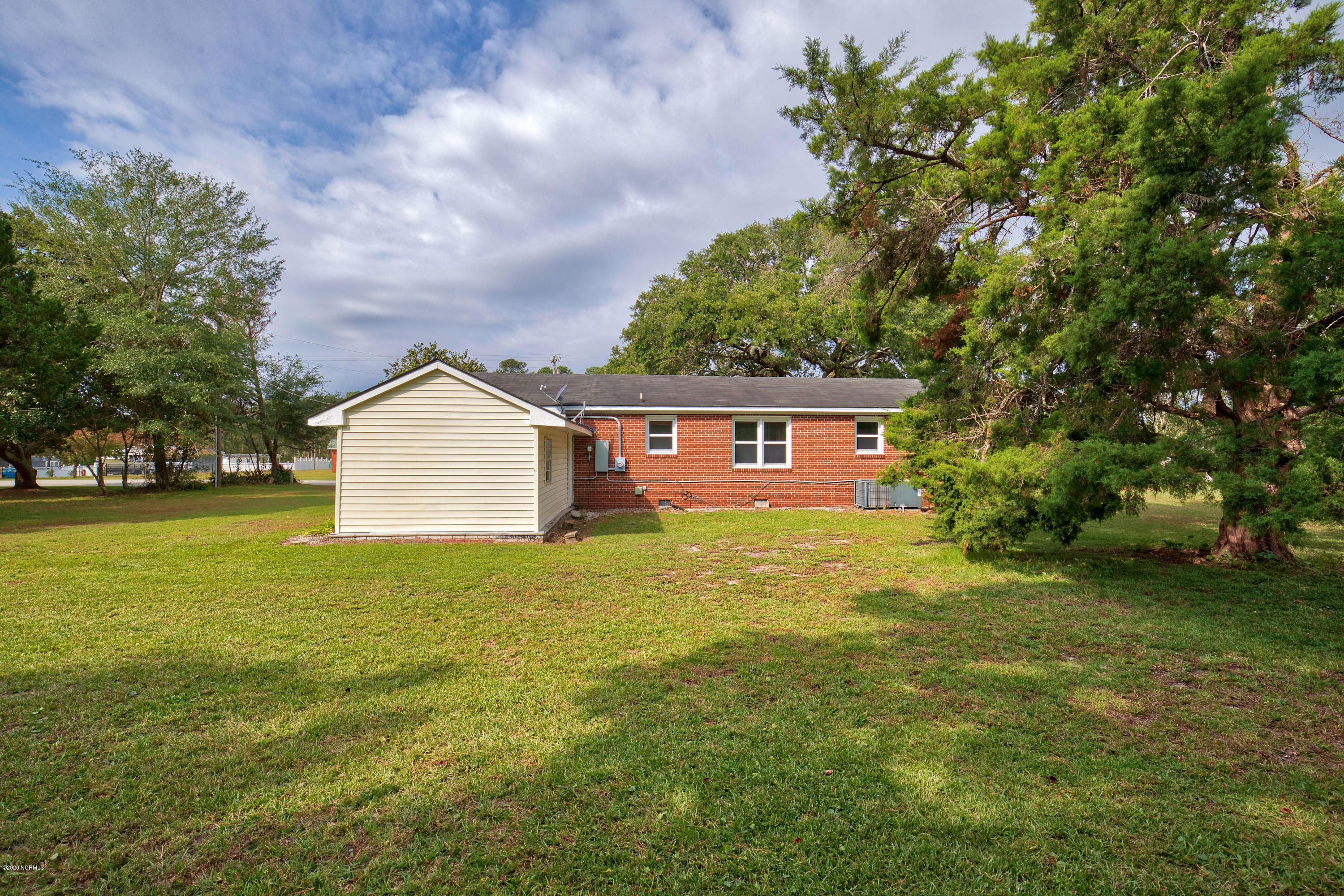 137 Swan Point Road Sneads Ferry, NC 28460 - Photo 20 of 23 137 Swan Point- Interiors_1